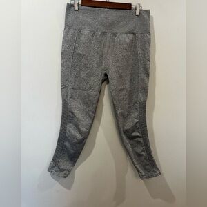 XL Fabletics sculpt knit capri